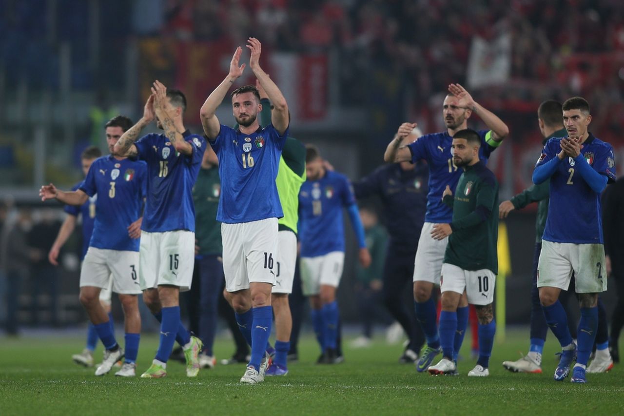 Mancini Dopo L eliminazione Dai Play off Mondiali Arriva Il Tapiro 